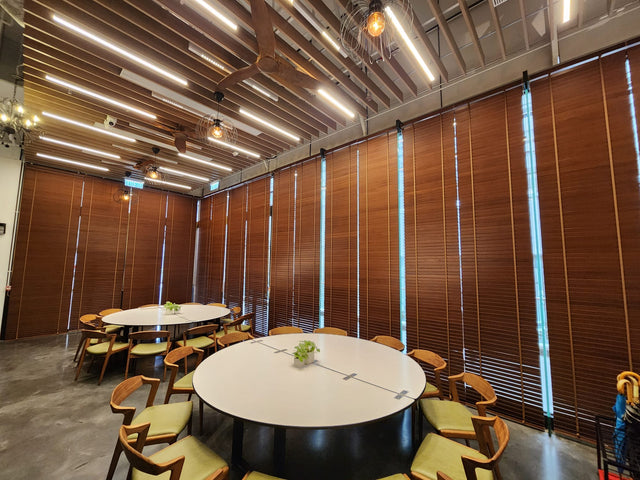 木百葉襯托餐廳